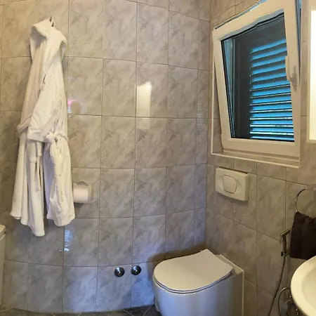 Apartment Seafront Kuca Banja *