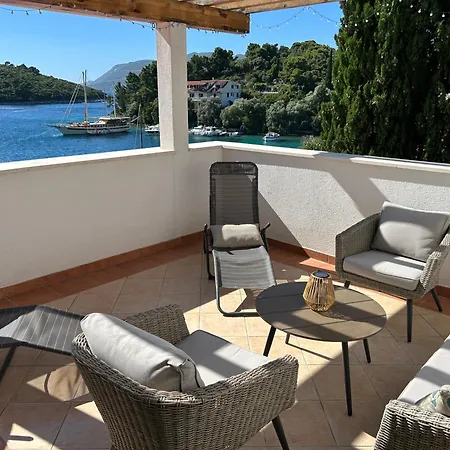 Seafront Kuca Banja *